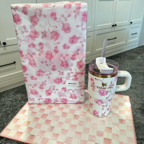 LOVESHACKFANCY x Stanley 40oz Ribbon Rosa cup
